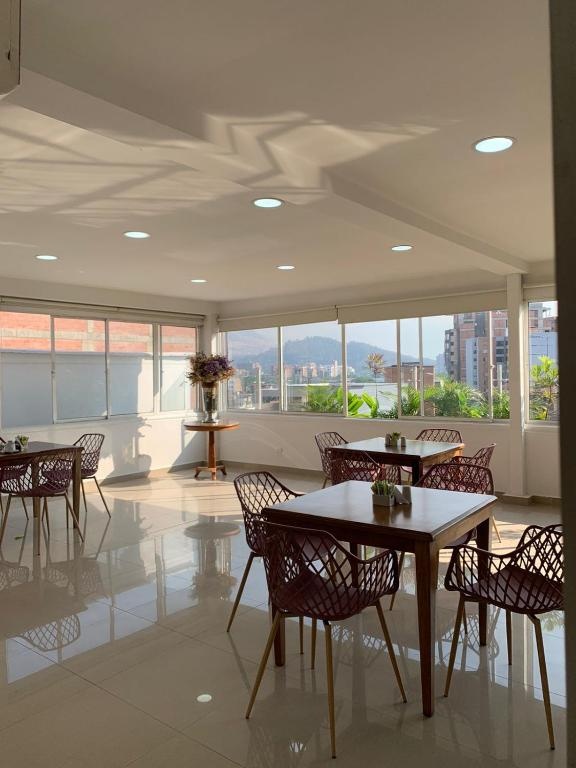 Hotel Suite Comfort  Dining  Food And Beverages 3