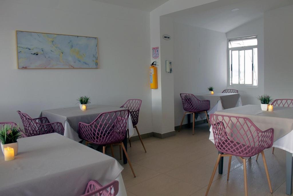 Hotel Suite Comfort  Dining  Restaurant 5