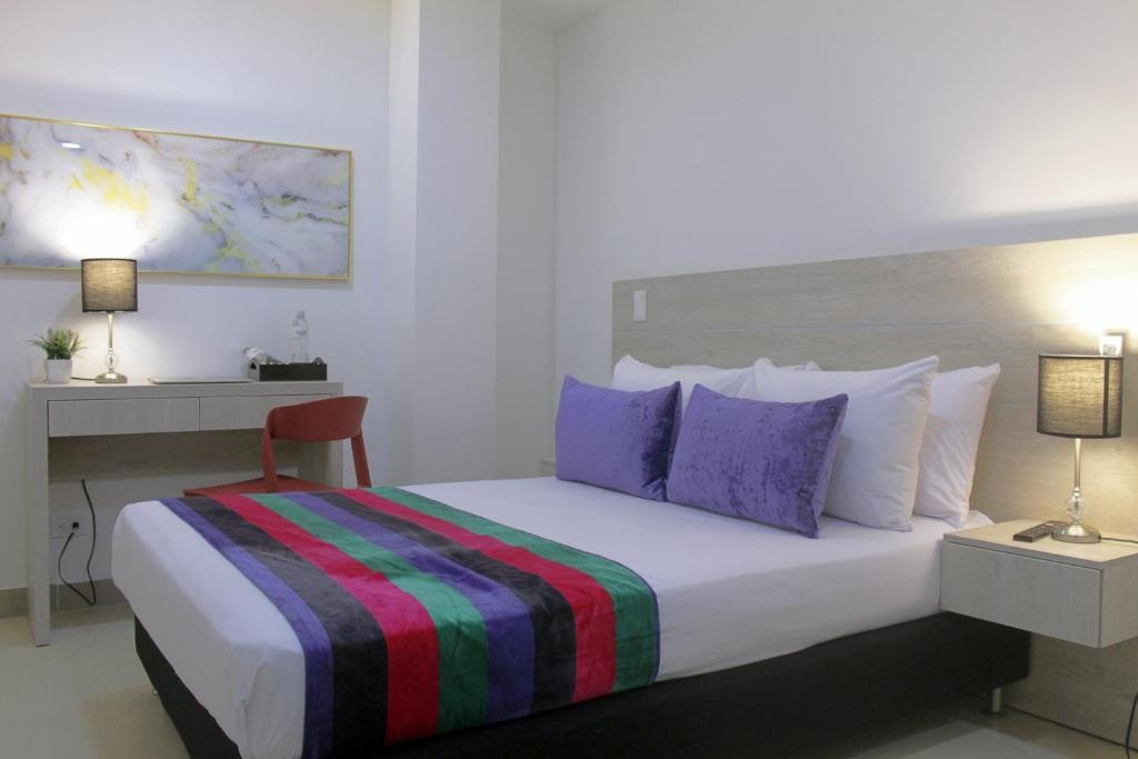 Hotel Suite Comfort  Rooms  Rooms Image 12 12