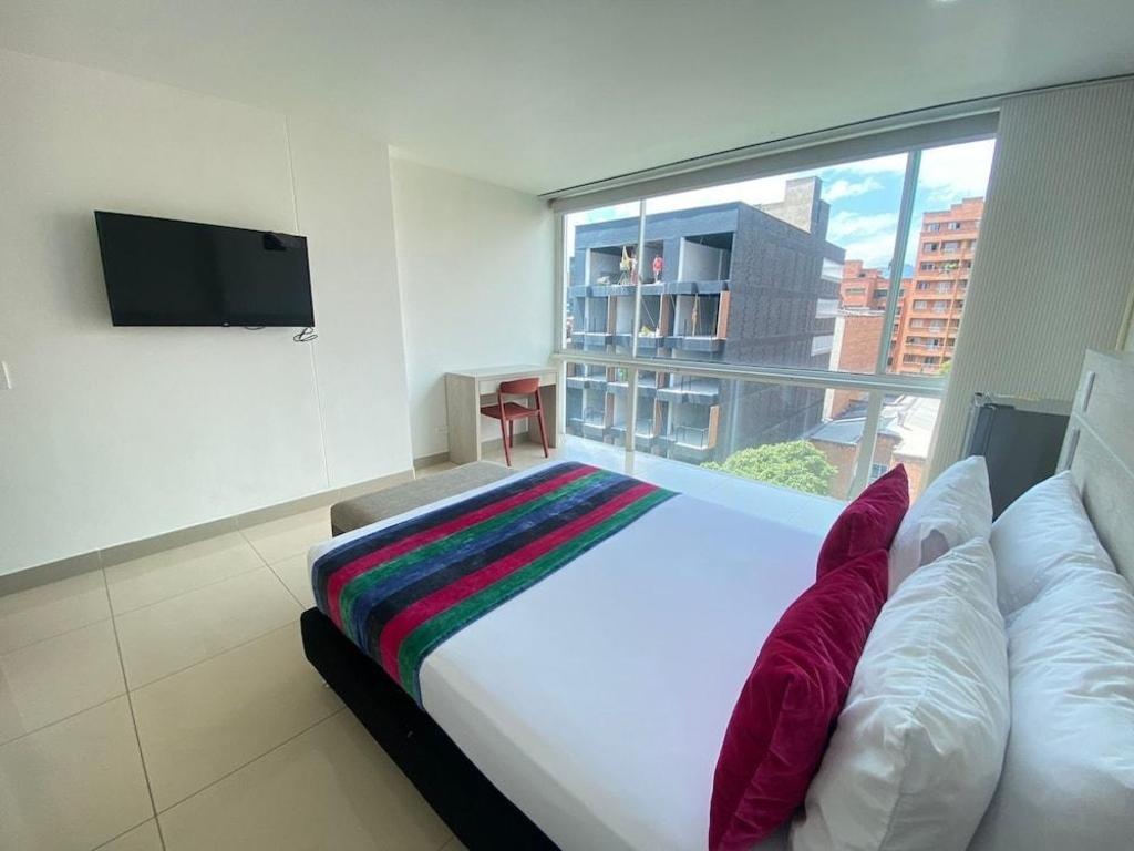 Hotel Suite Comfort  Rooms  Rooms Image 3 3