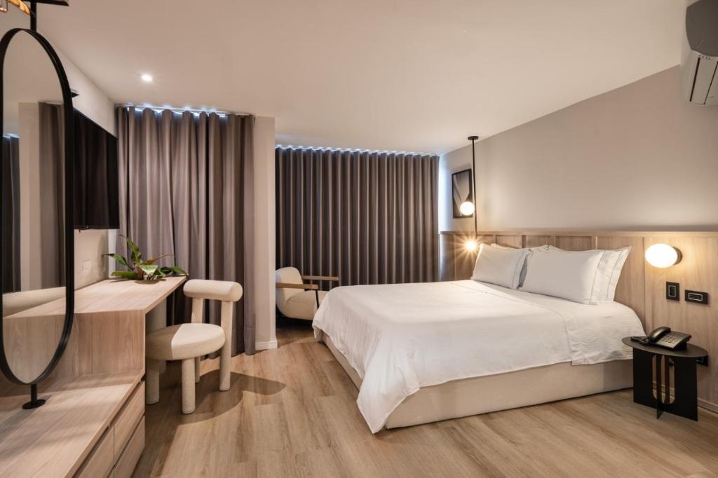 Hotel Egina Medellin  Rooms  Deluxe Junior Suite 4