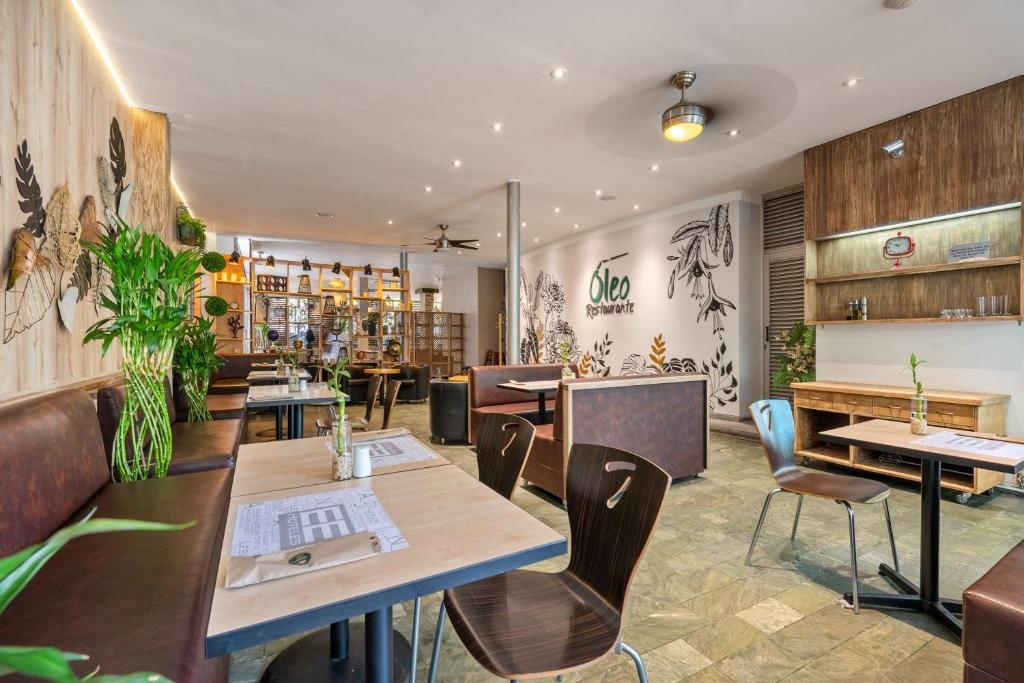 Novelty Suites Hotel  Dining  Restaurant 9