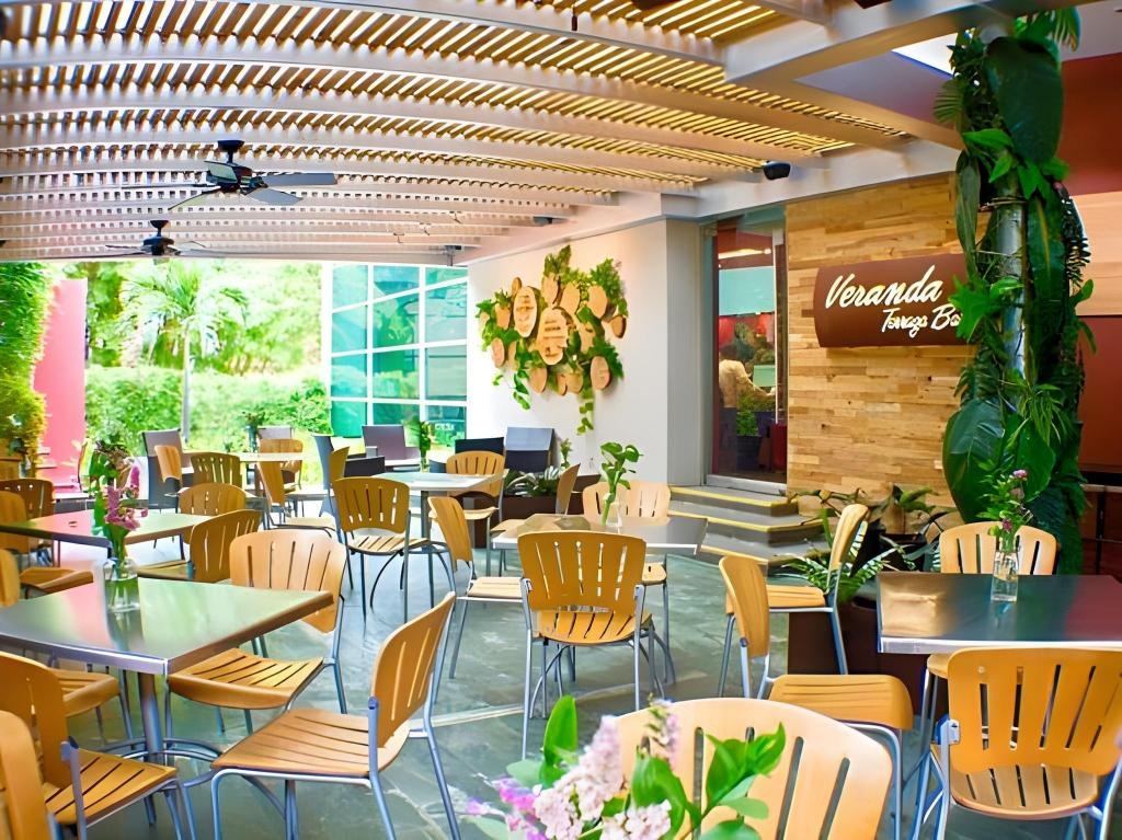 Novelty Suites Hotel  Dining  Dining Image 10 10