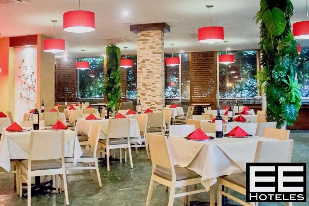 Novelty Suites Hotel  Dining  Dining Image 30 30