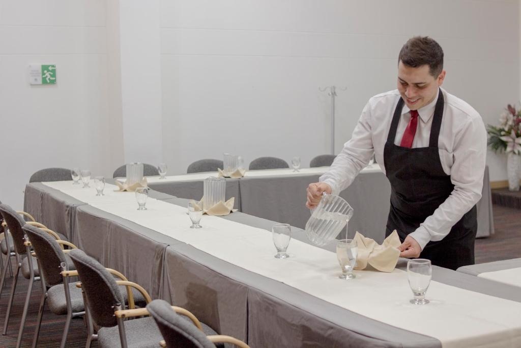 Novelty Suites Hotel  Facilities  Meeting Room Ballrooms 32
