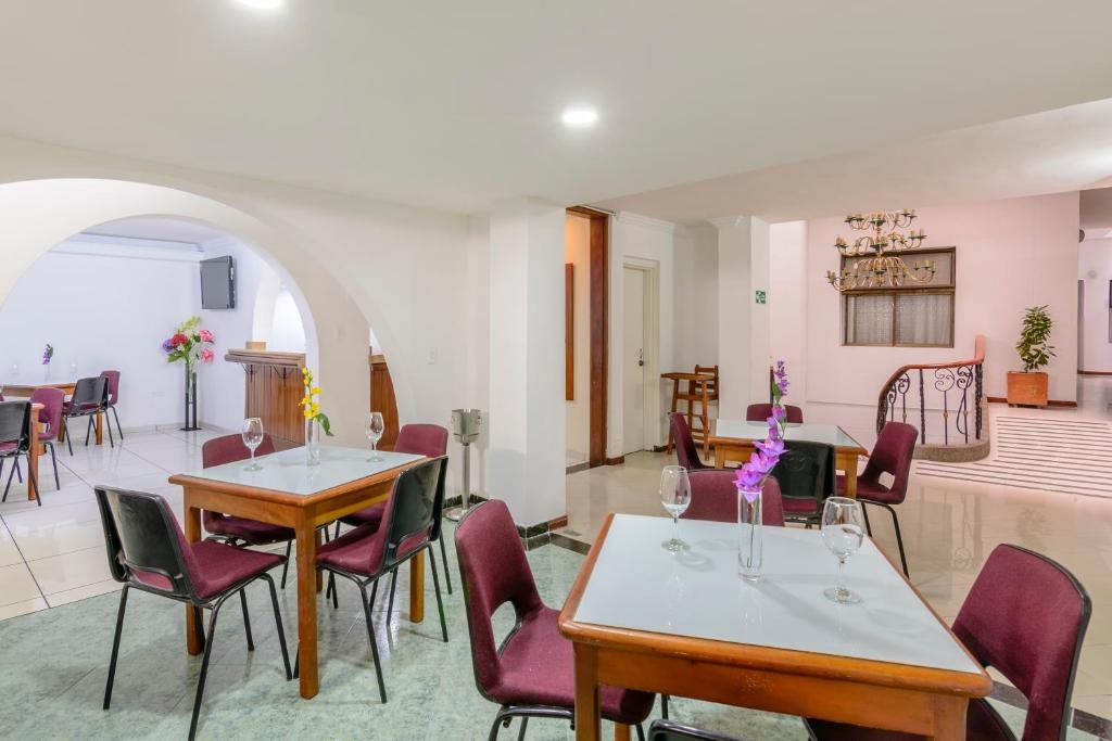 Hotel Florida Inn  Dining  Restaurant 2