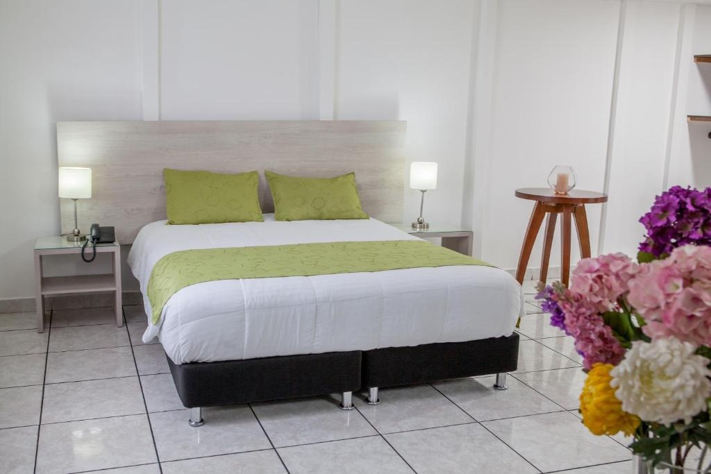 Hotel Florida Inn  Rooms  Superior Double Room 12