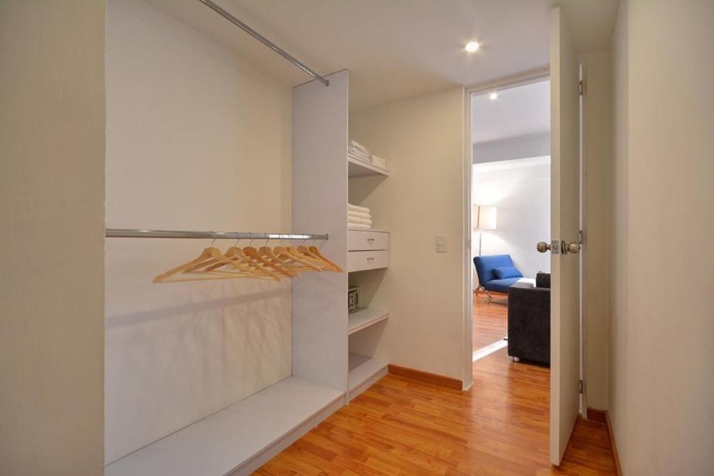 Loft Style Living In Incredible Neighbourhood  Rooms  Rooms Image 10 10