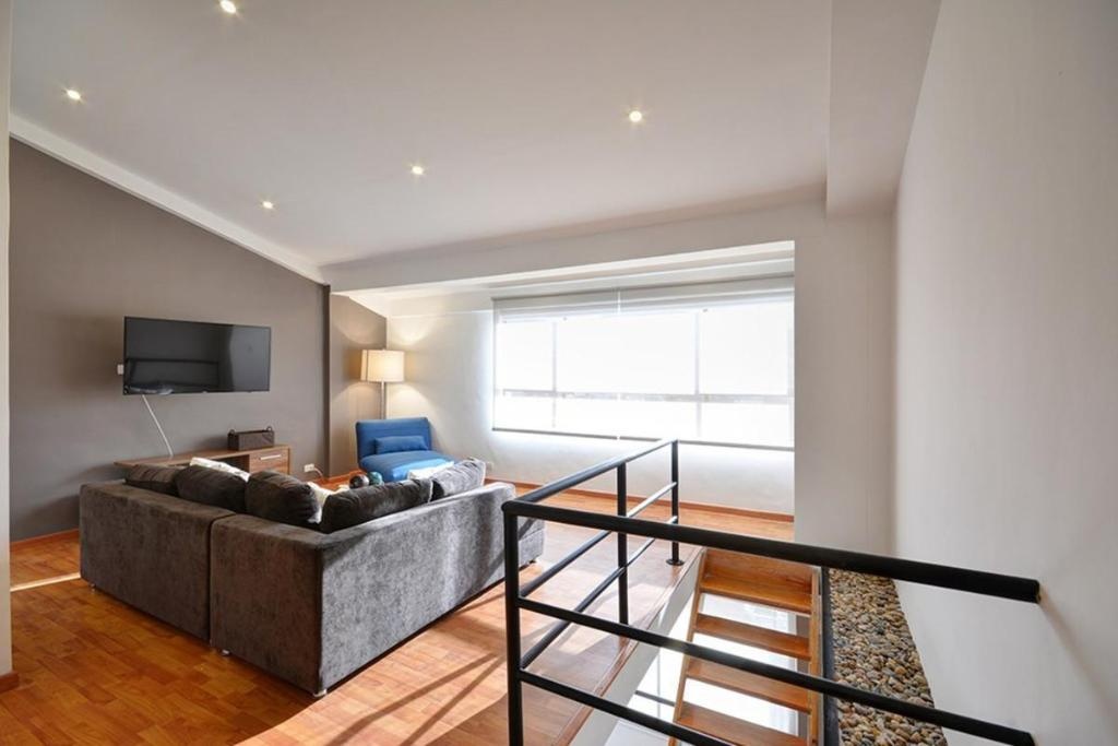 Loft Style Living In Incredible Neighbourhood  Rooms  Rooms Image 5 5