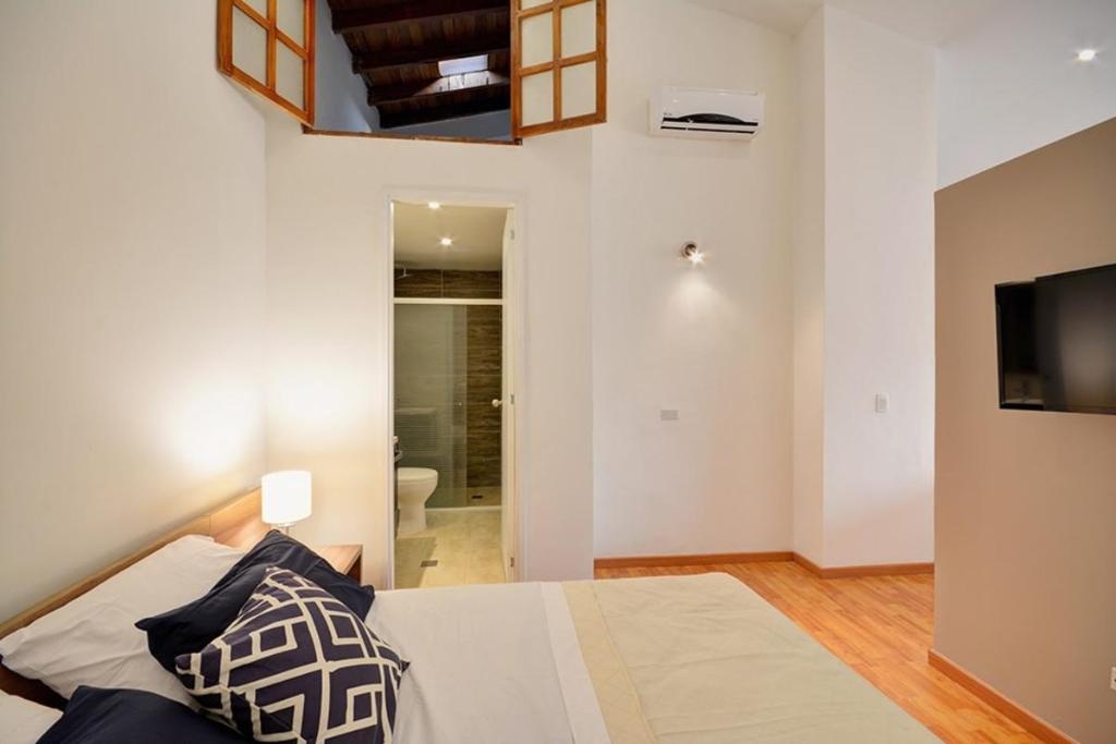 Loft Style Living In Incredible Neighbourhood  Rooms  Rooms Image 9 9