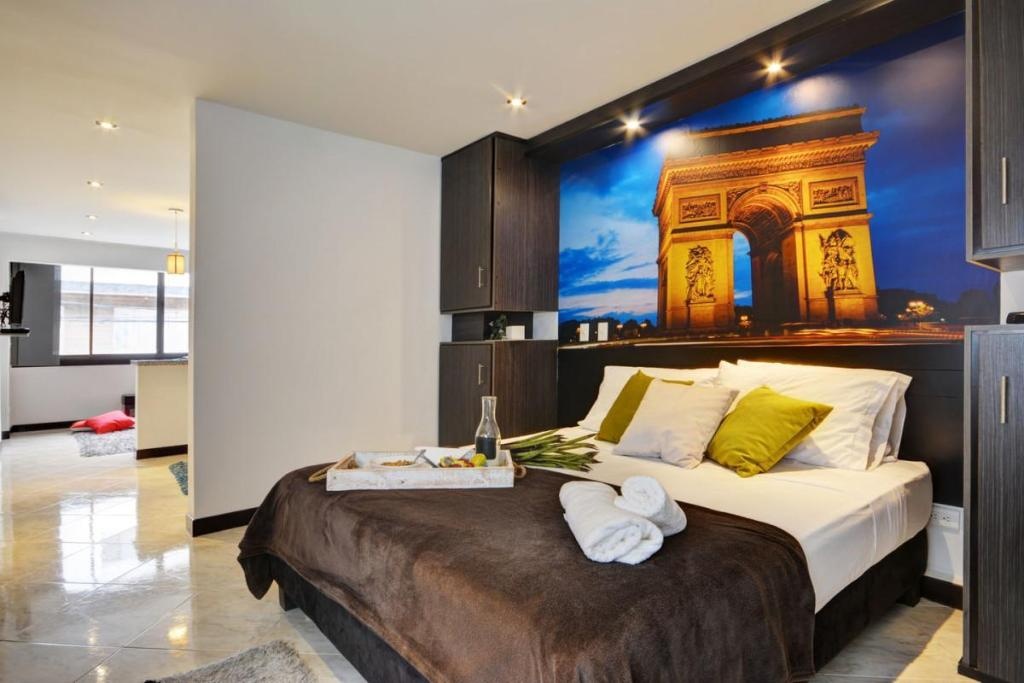 Poblado Suites Paris Suite  Rooms  Rooms Image 1 1