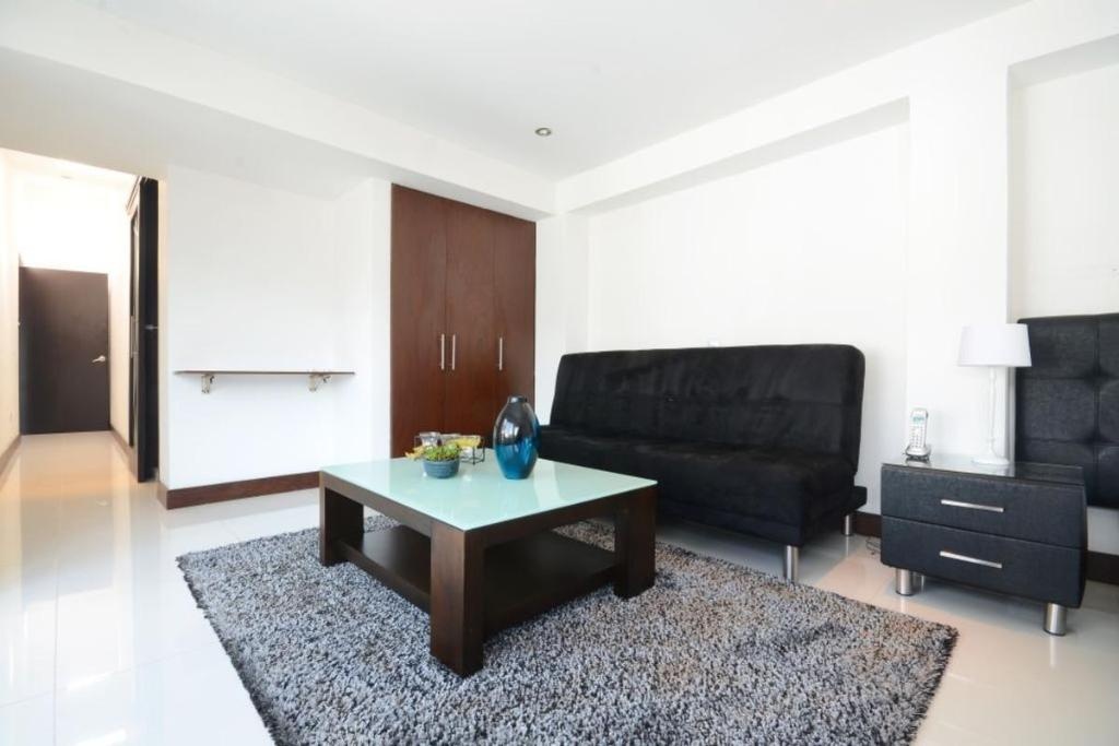 Superfly Penthouse With Jacuzzi  Rooms  Rooms Image 4 4