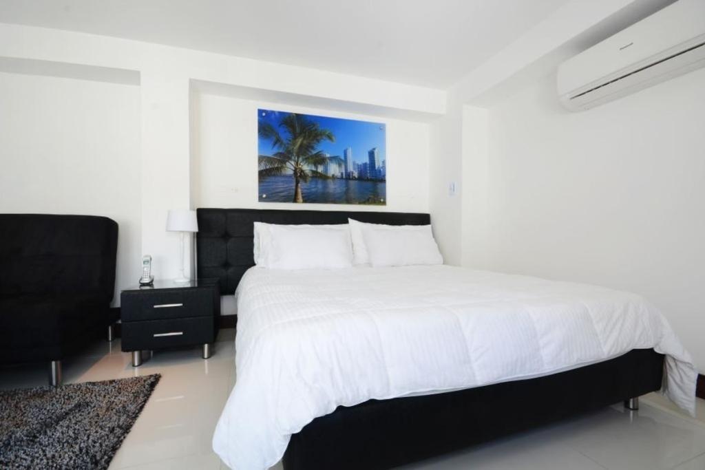Superfly Penthouse With Jacuzzi  Rooms  Rooms Image 5 5