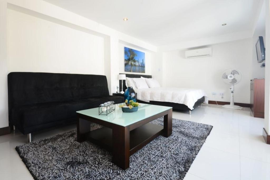 Superfly Penthouse With Jacuzzi  Rooms  Rooms Image 6 6