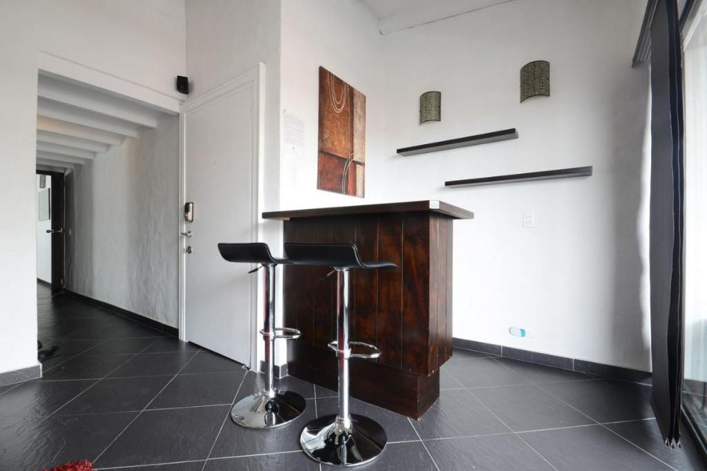 Cool Penthouse In Tourist Central  Property Views  Property Views Image 4 4