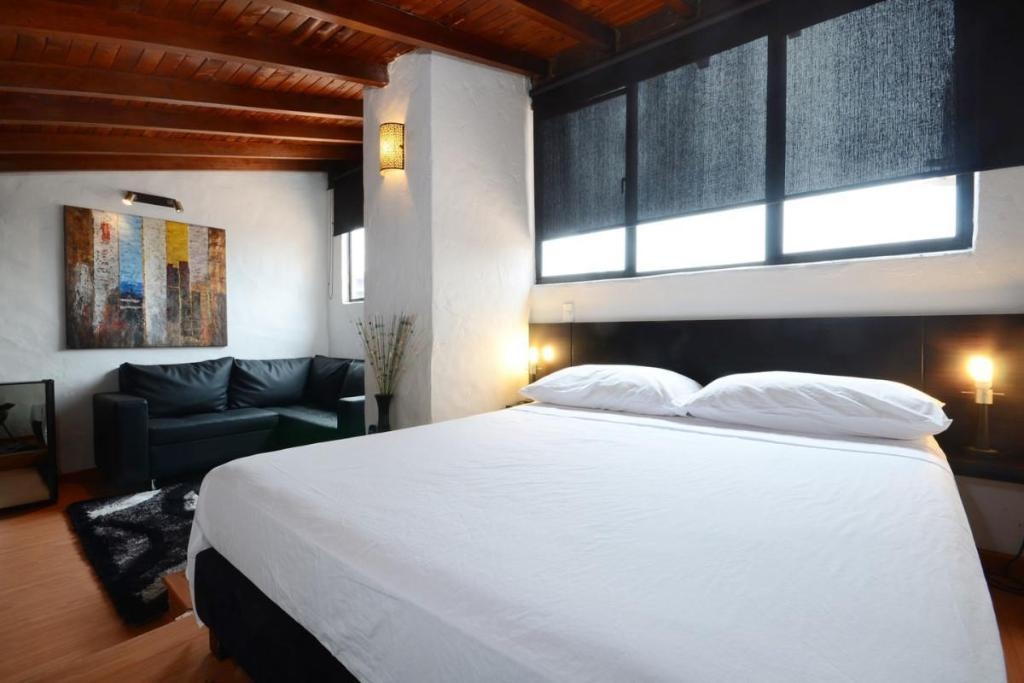 Cool Penthouse In Tourist Central  Rooms  Rooms Image 1 1
