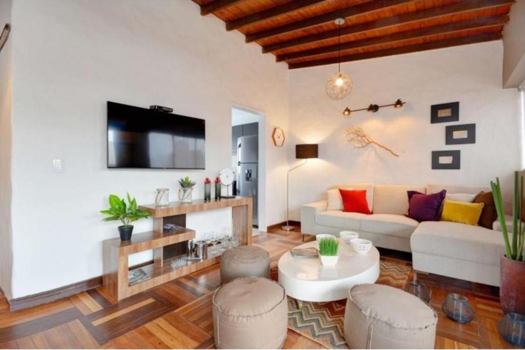Style And Comfort In Trendy Zone  Rooms  Rooms Image 3 3