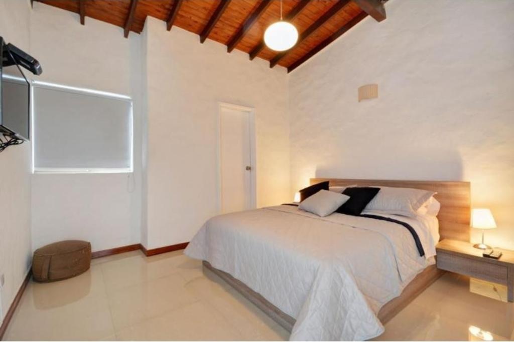 Style And Comfort In Trendy Zone  Rooms  Rooms Image 5 5
