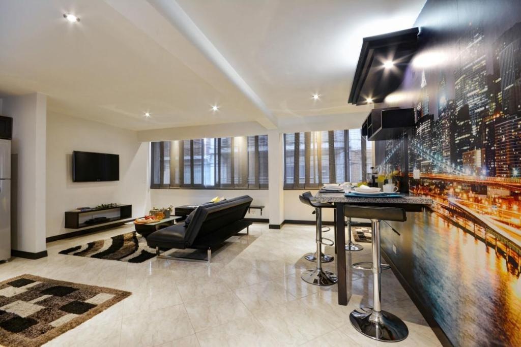 New York Suite Near Nightlife  Property Views  Property Views Image 1 1