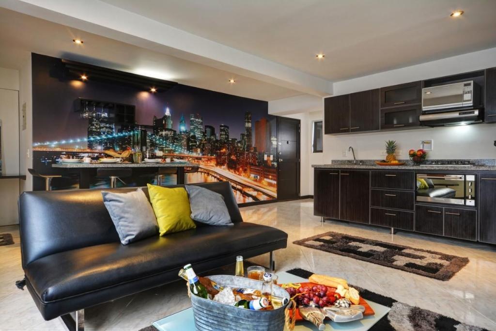 New York Suite Near Nightlife  Rooms  Rooms Image 1 1