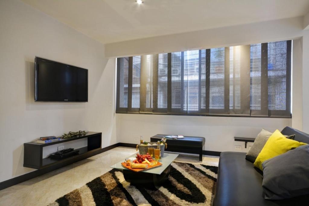 New York Suite Near Nightlife  Rooms  Rooms Image 2 2