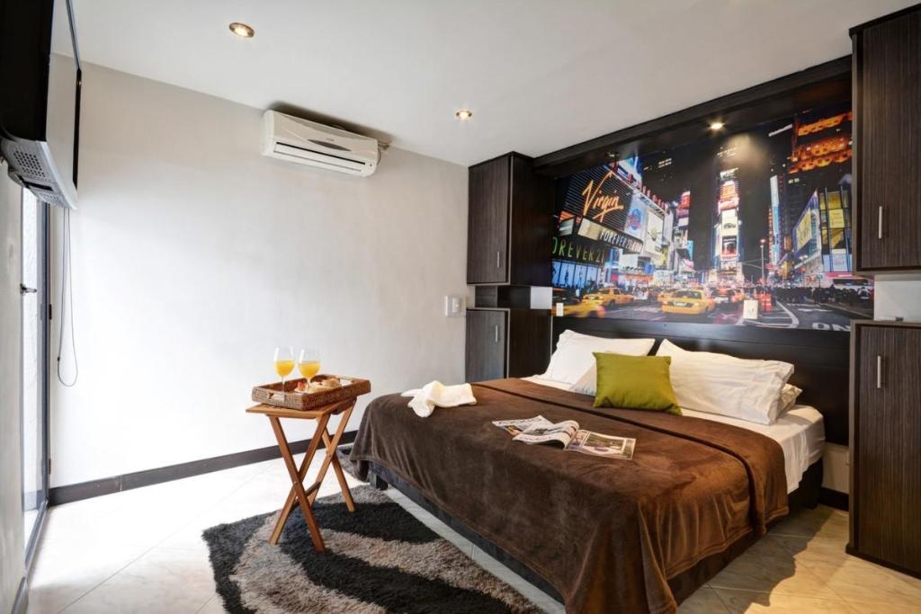 New York Suite Near Nightlife  Rooms  Rooms Image 3 3