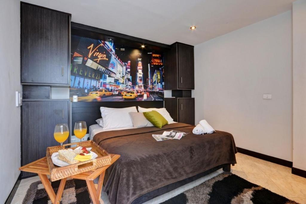 New York Suite Near Nightlife  Rooms  Rooms Image 4 4