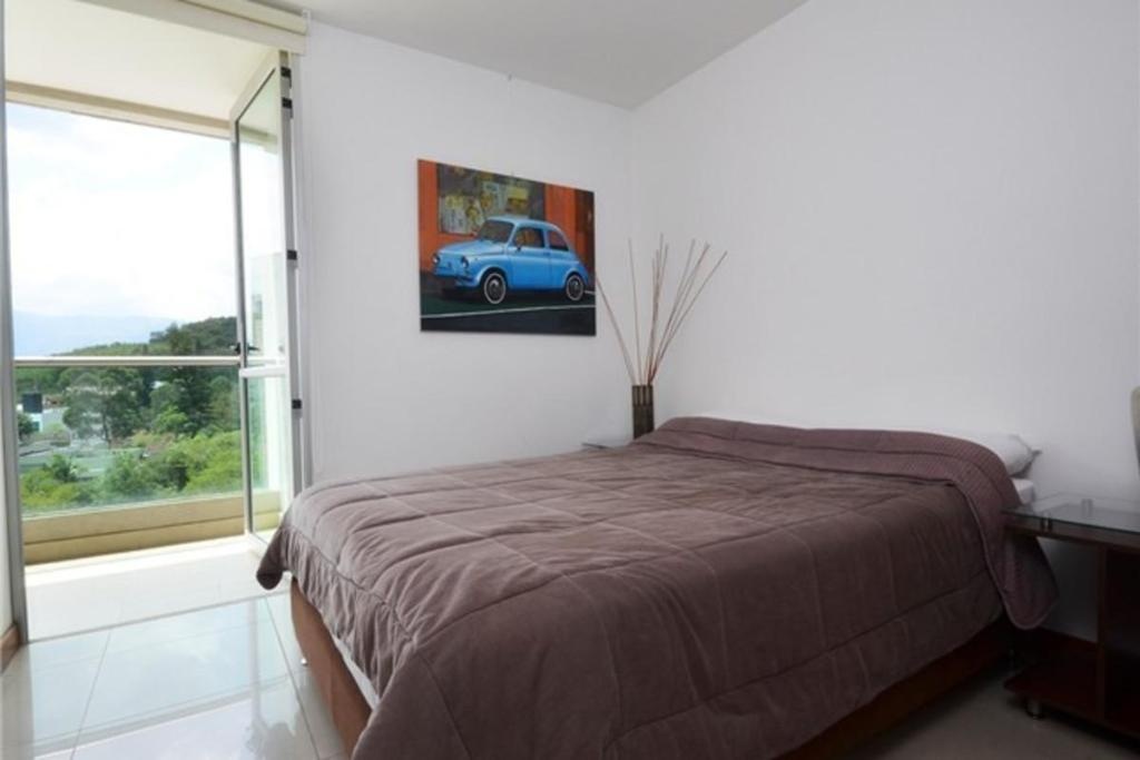 Modern Comfortable Condo With Pool  Rooms  Rooms Image 4 4