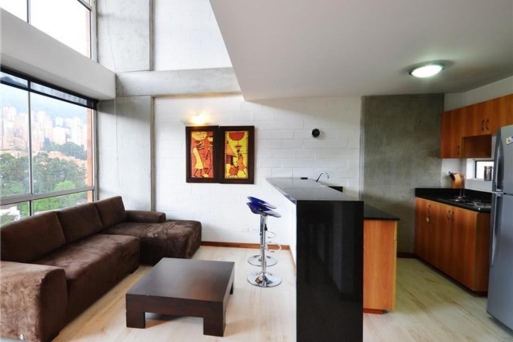Hip Duplex Unit Near Nightlife  Facilities  Facilities Image 1 1