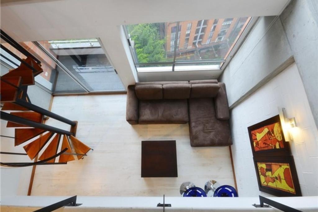 Hip Duplex Unit Near Nightlife  Property Views  Property Views Image 4 4