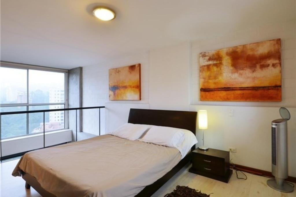 Hip Duplex Unit Near Nightlife  Rooms  Rooms Image 1 1