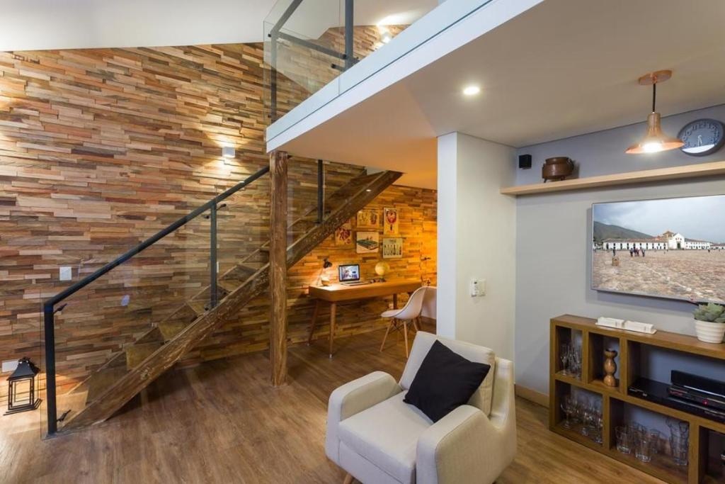 Stunning Loft With Bamboo Views  Rooms  Rooms Image 2 2