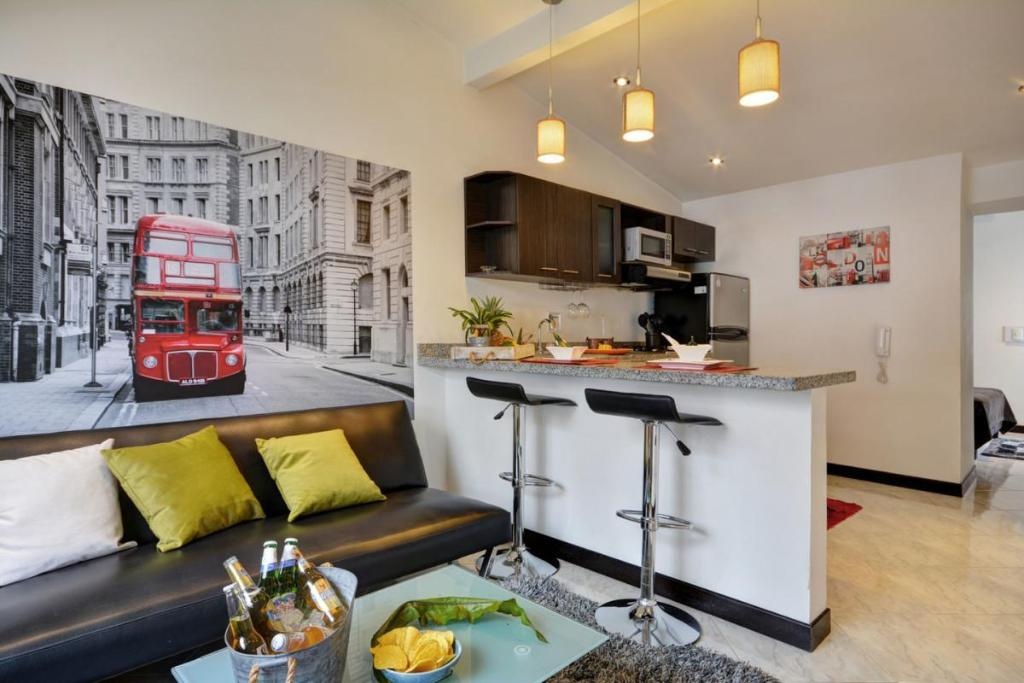 London Themed Unit Near Nightlife  Rooms  Rooms Image 3 3