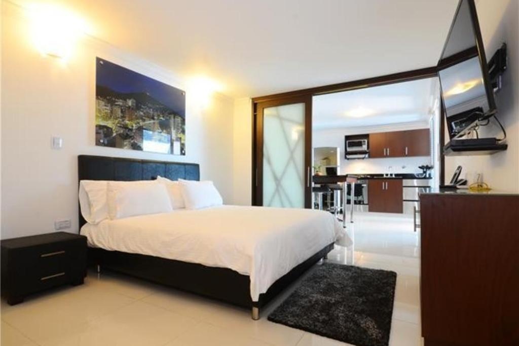 Jacuzzi Pad In Super Hip Area  Rooms  Rooms Image 3 3