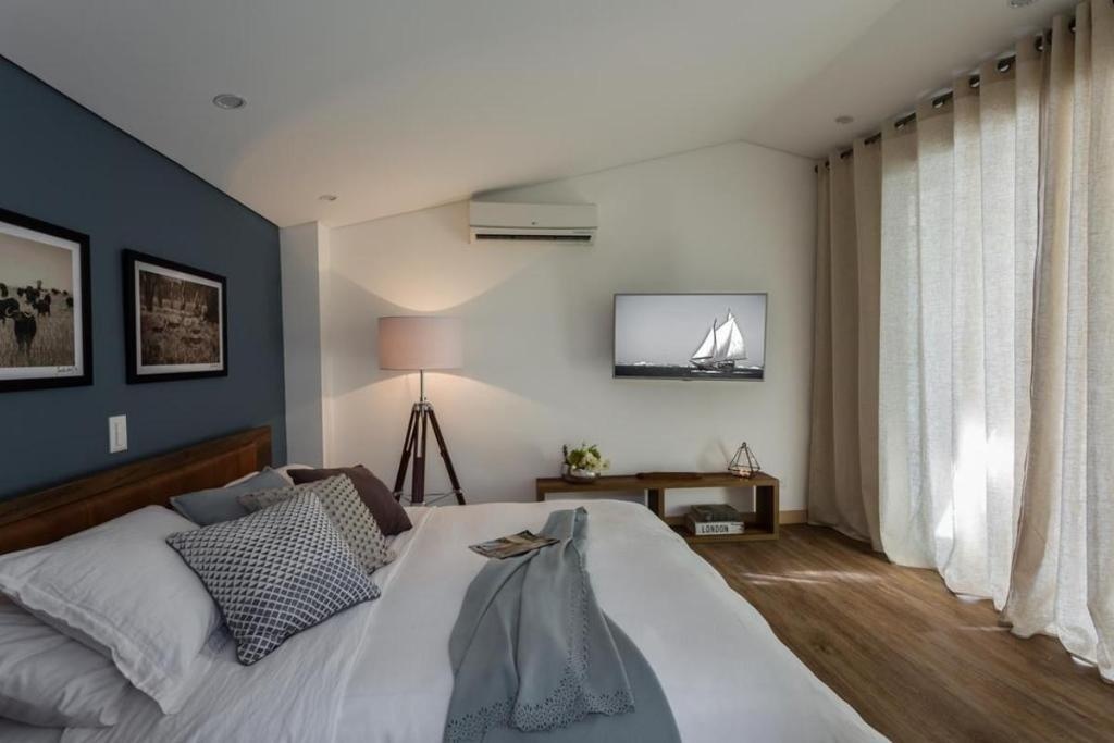 Exclusive VIP 5 Star Jacuzzi Suite  Rooms  Rooms Image 3 3