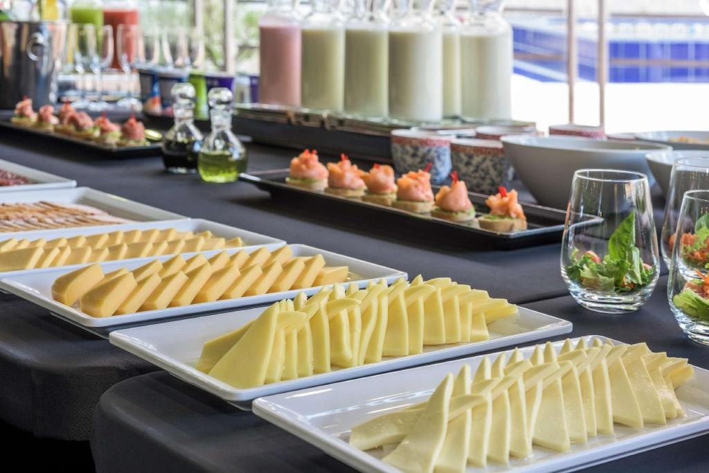 NH Collection Medellin Royal  Dining  Buffet 10