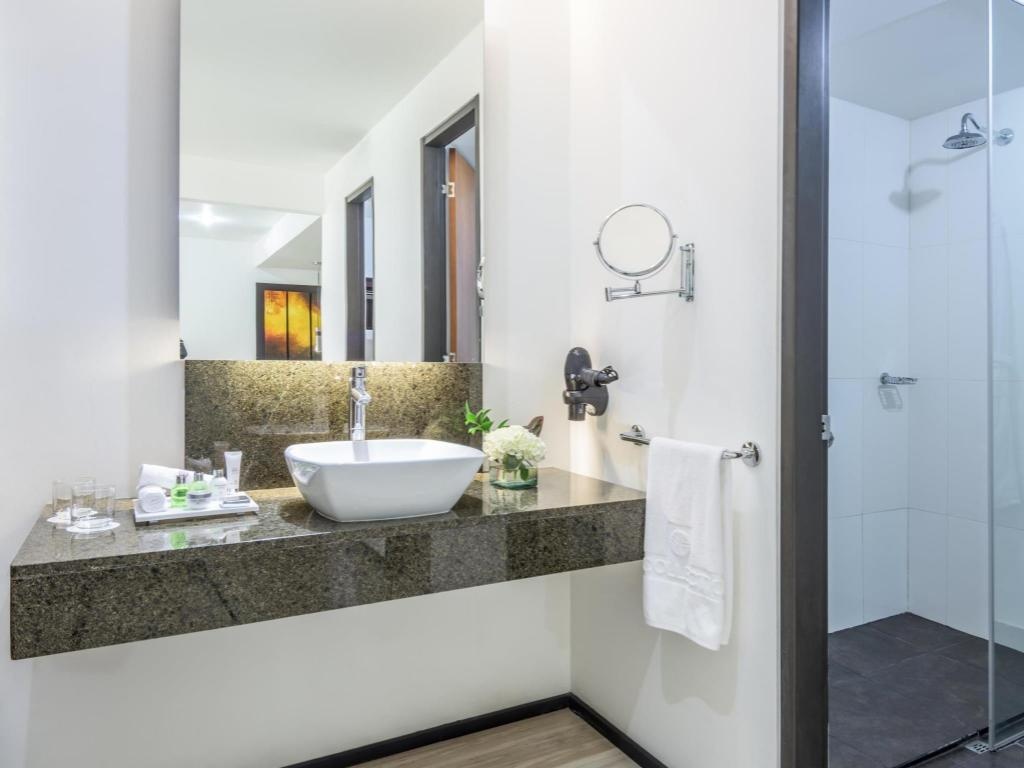NH Collection Medellin Royal  Facilities  Bathroom 19