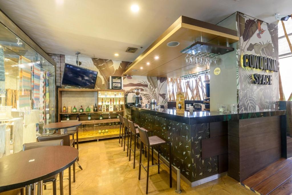 Diez Hotel Categoria Colombia  Facilities  Barlounge 9