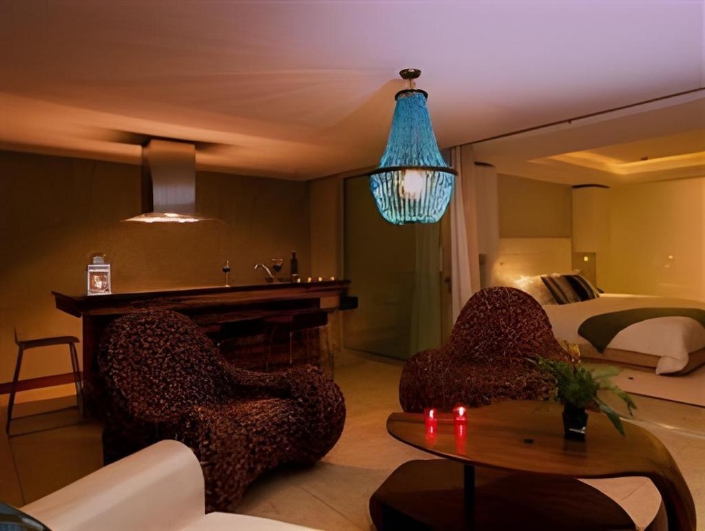 The Charlee Lifestyle Hotel  Rooms  Deluxe Balcony Guestroom 13