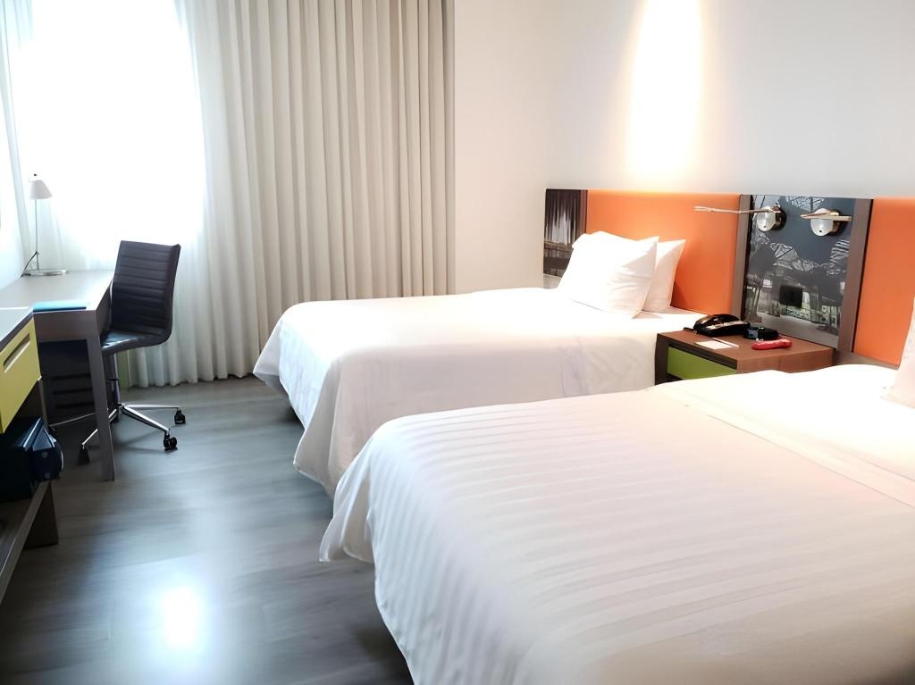 Hampton By Hilton Medellin  Rooms  Rooms Image 4 4