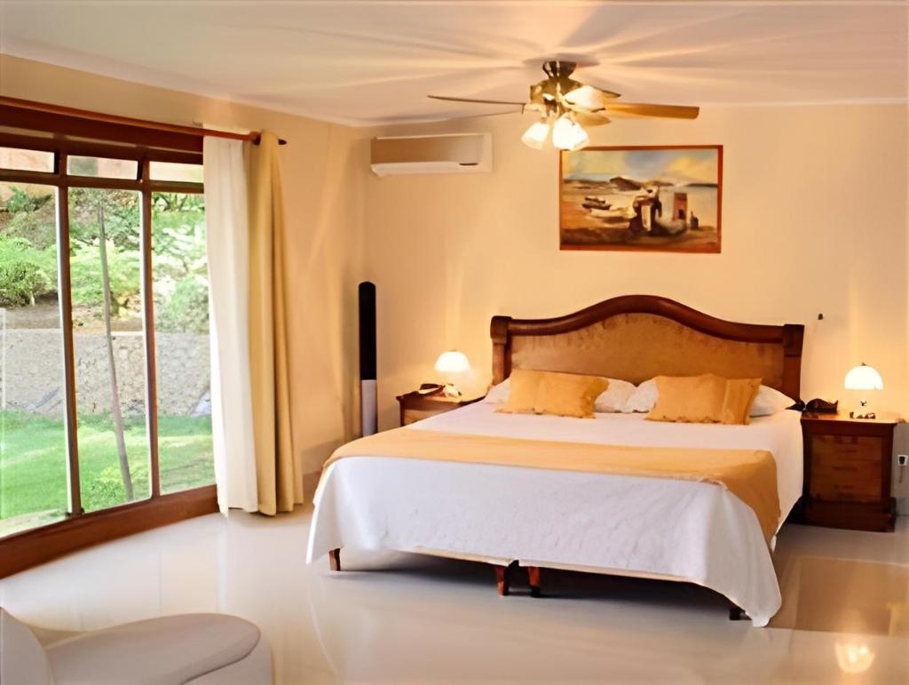 Hotel Boutique Alma Medellin  Rooms  Suite Royal Suite Room 1
