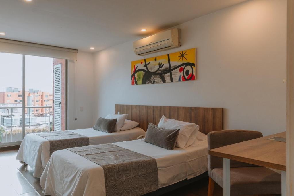 Travelers Orange Suites  Rooms  Family Apartment 5