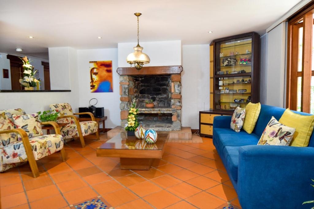 La Campana Hotel Boutique  Facilities  Shared LoungeTV Area 6