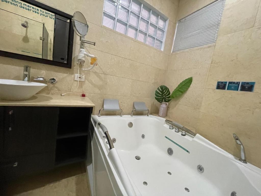 Hotel Bolivariana Plaza Medellin  Facilities  Facilities 14