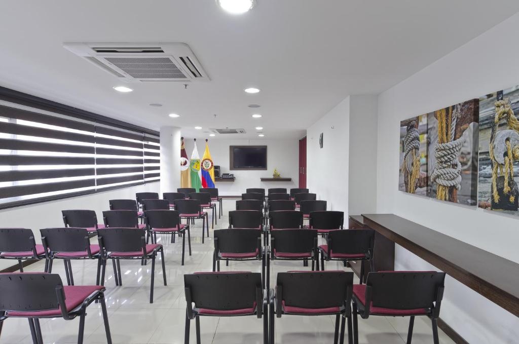 Hotel Golden Palermo  Facilities  Business Center 5