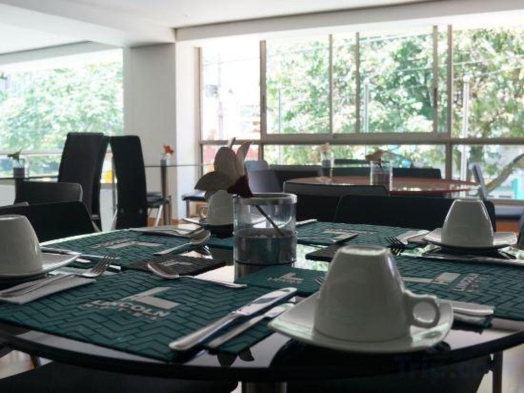 Hotel Lincoln  Dining  Dining Image 12 12