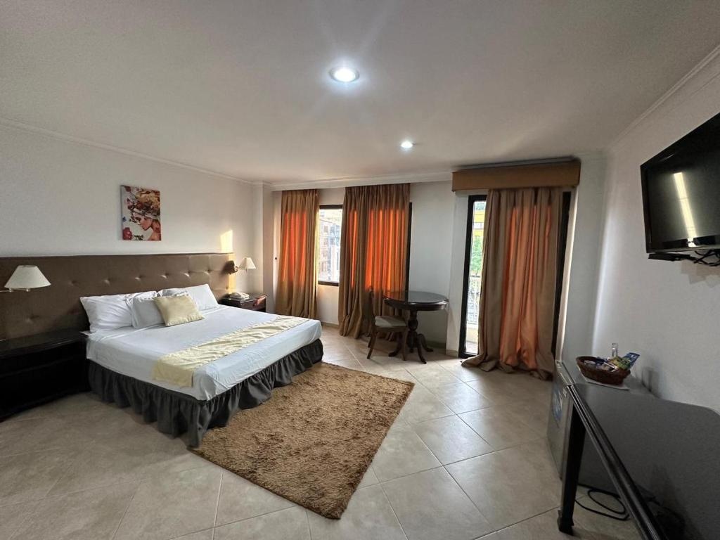Hotel Prince Plaza  Rooms  Suite With City View 2