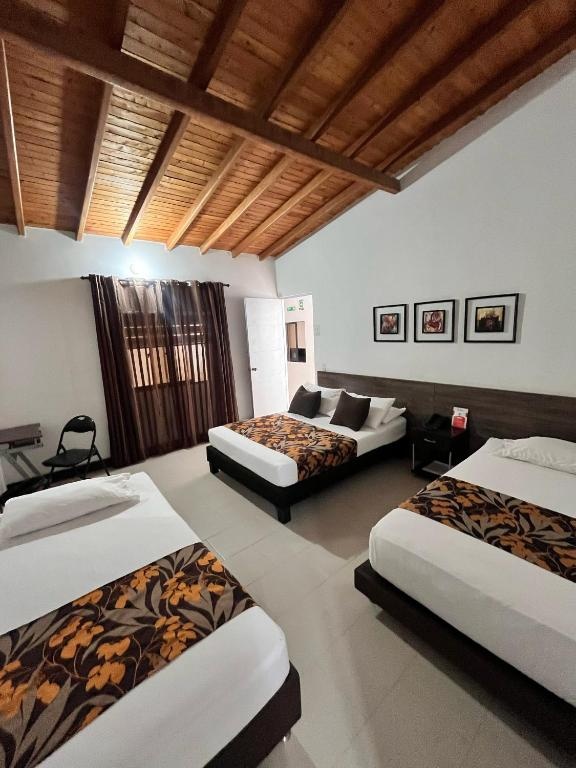 Hotel Quinta Avenida  Rooms  Guestroom 2