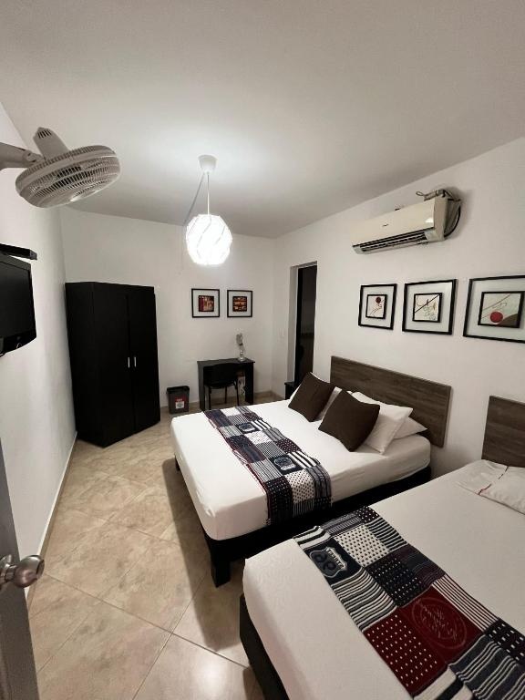 Hotel Quinta Avenida  Rooms  Twin Room 7