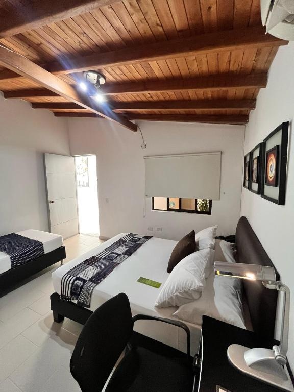 Hotel Quinta Avenida  Rooms  Twin Room 8